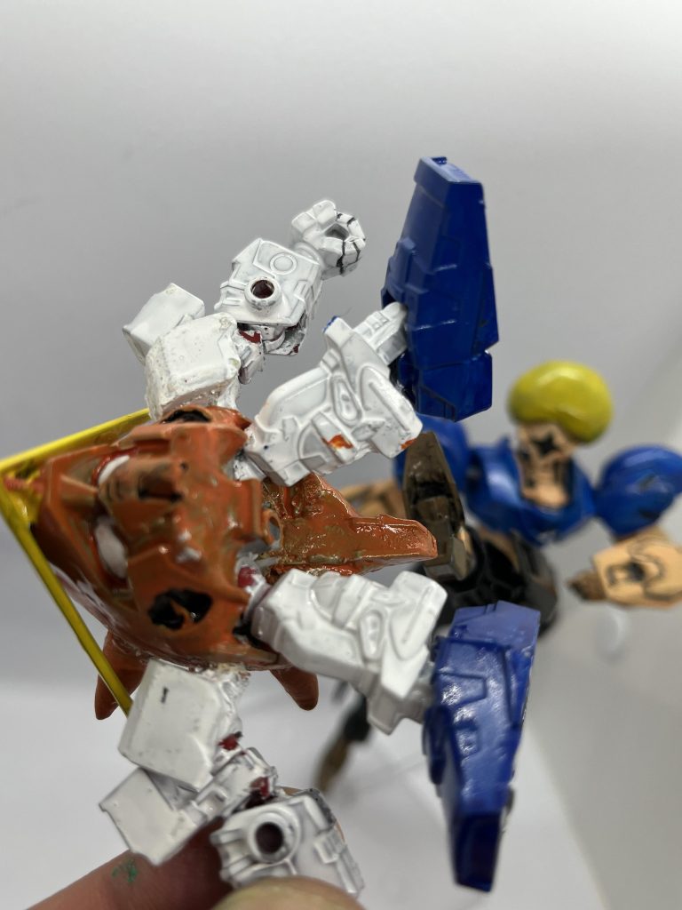 ボーボボ「なんで俺はゴーグルフェイスで首領パッチはガンダムフェイスなんじゃぁぁぁぁっ！！」首領パッチ「ギャァァァァァァッ！！？」ビュティ「首領パッチくーんっ！？」予想通りでしたねw