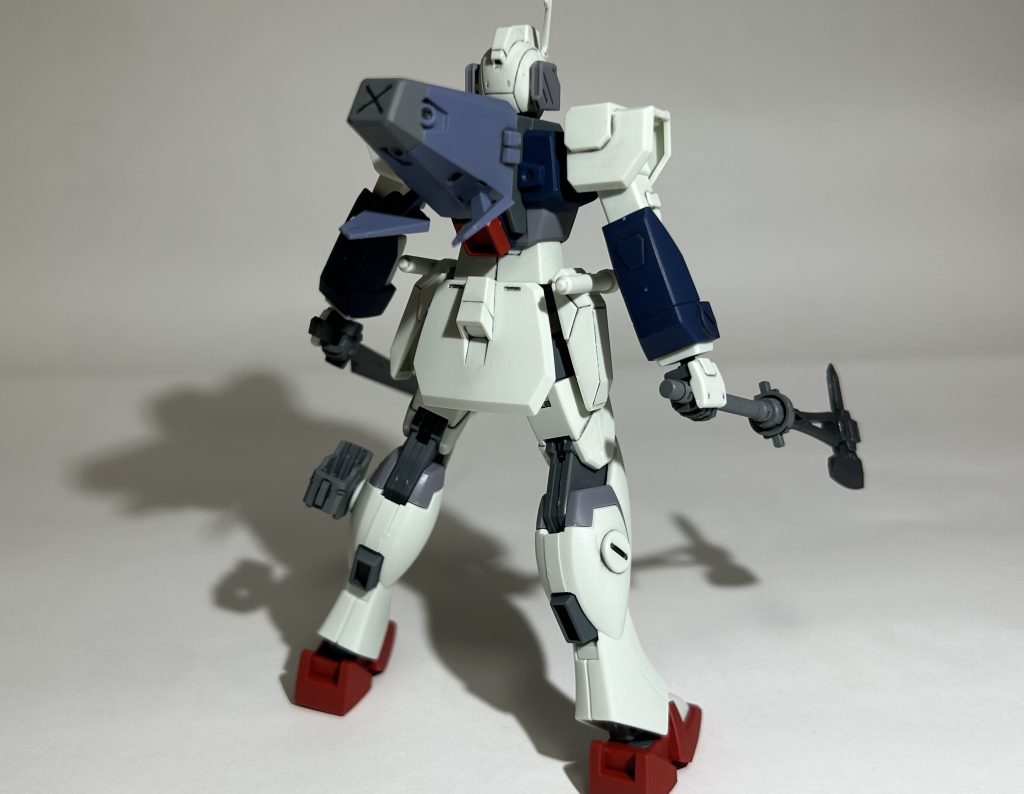 バックは先っぽだけ白が目立つので塗装。