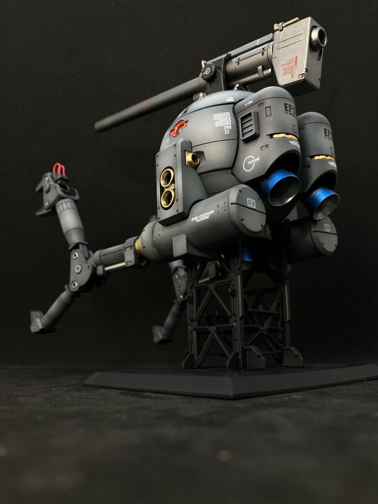 このキットに付属しているフィギアが2体、ありますが、現在、塗装中です。