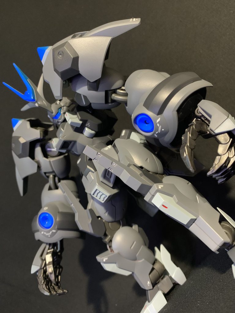 ポージングのパターンが全然思いつかなかったんで似てる画像ばかりになってます。