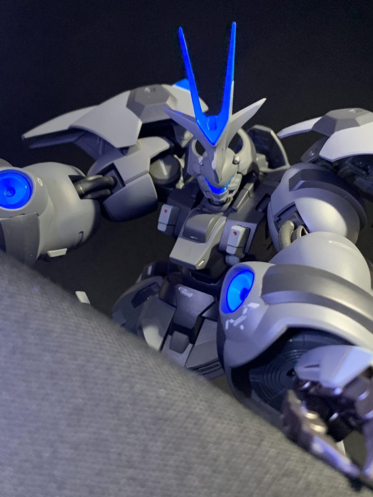 なんか四足歩行しそうな腕になったんでちょっと崖から見下ろすような感じでパシャリ。