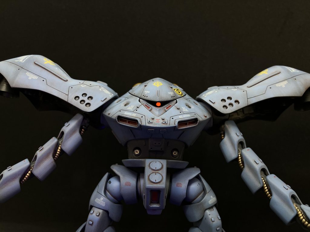 蛍光ピンク。UVライトでピコーン！