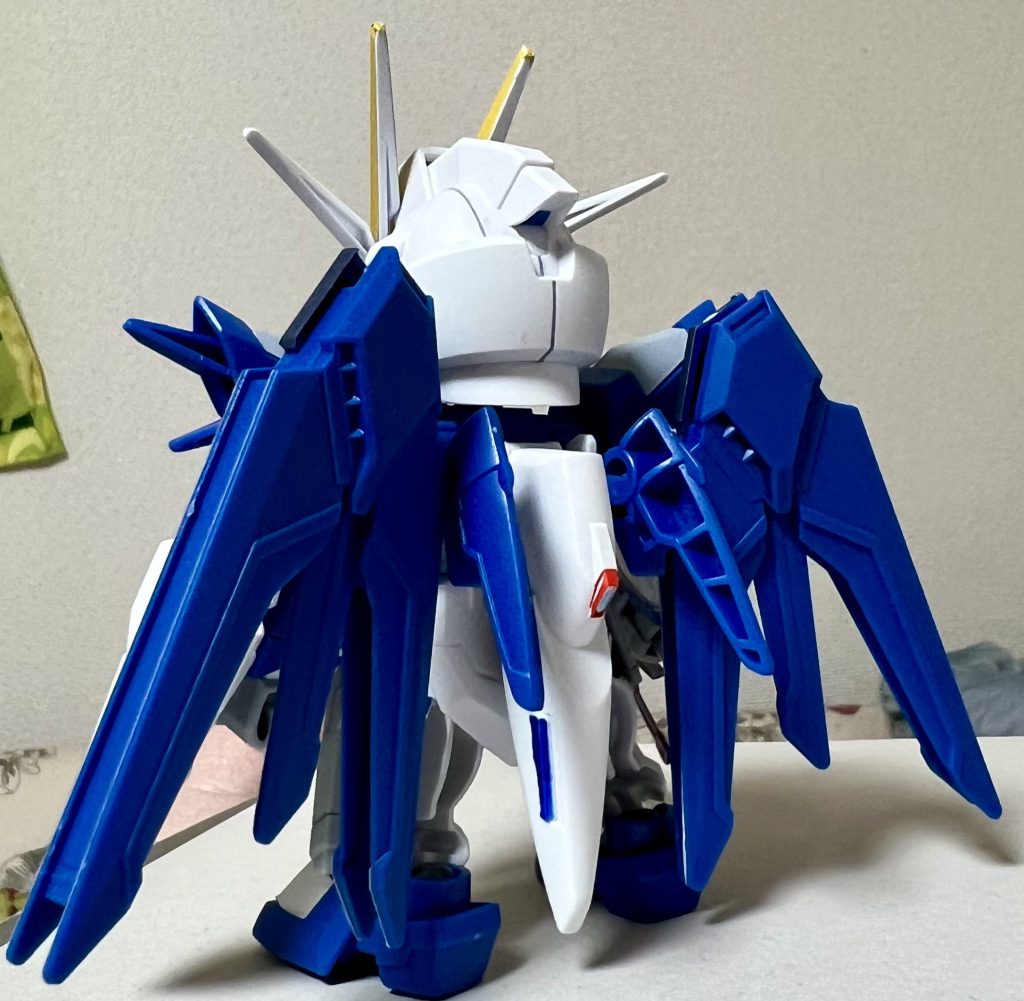 後ろは翼のシール無し(　´ゝ`)