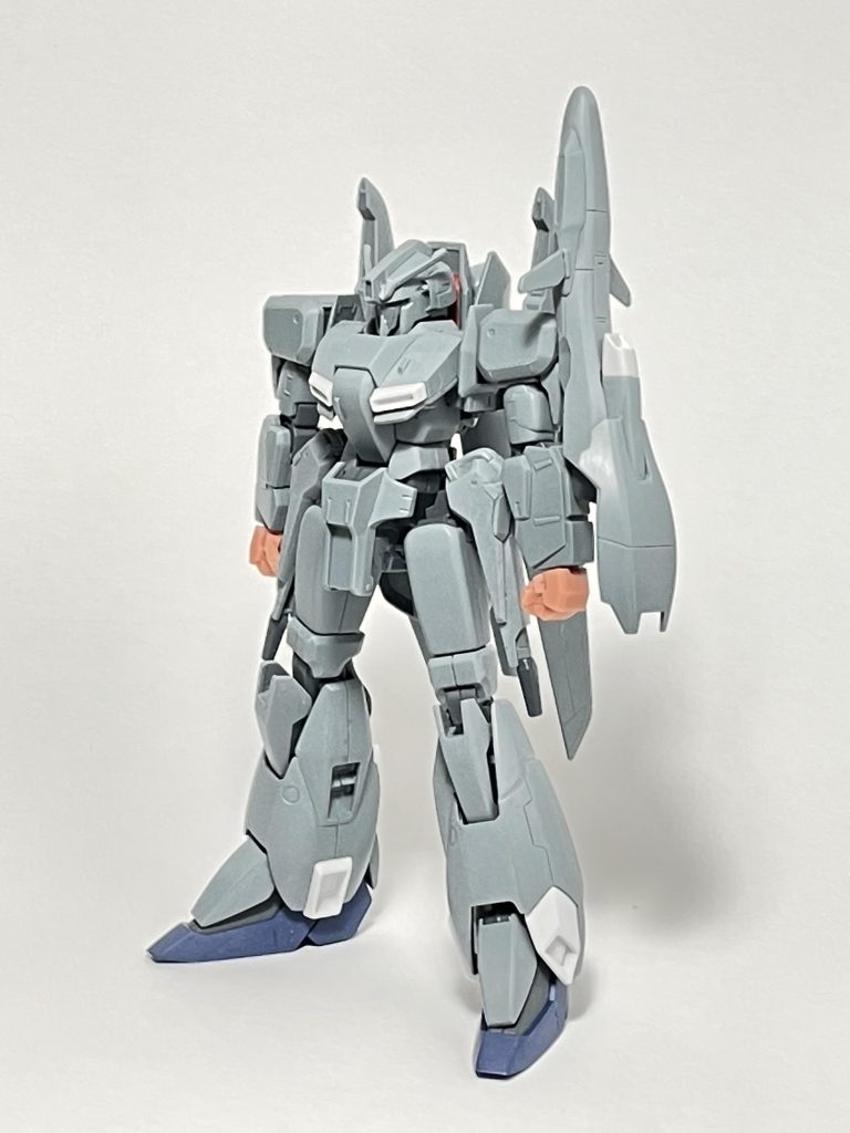 両手を三角屋さんのモノに変更やはりこの部分はキットのものでは納得できないですね胸部ダクト下の突き出したプレート部は、少し切り詰めて存在感を落としましたシンプル感が増して良い感じです