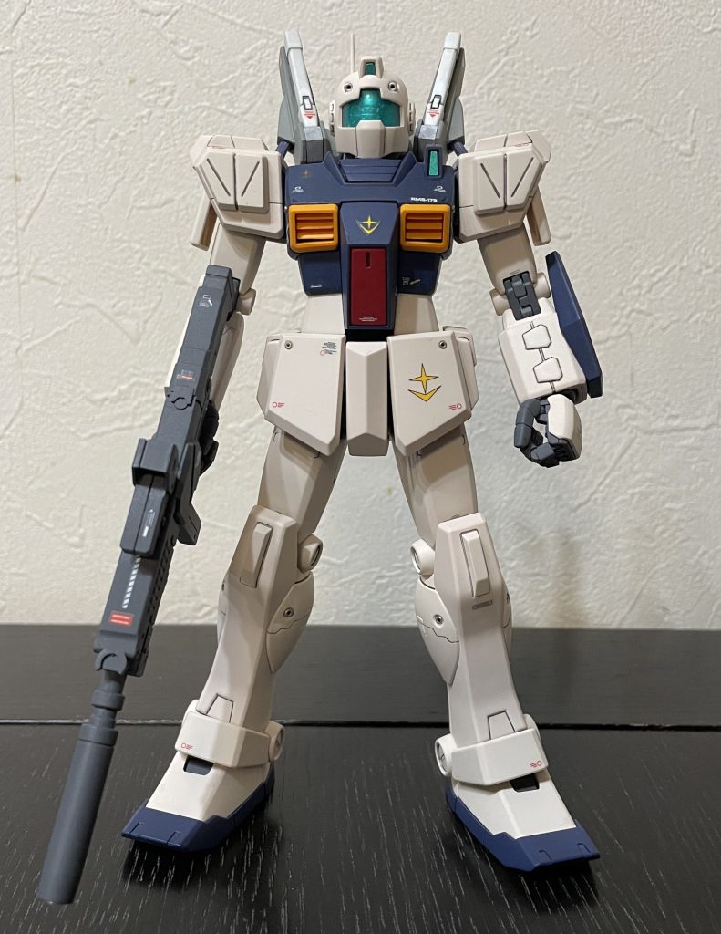 ジェスタのライフルは、ジム2には大きいな。🤔