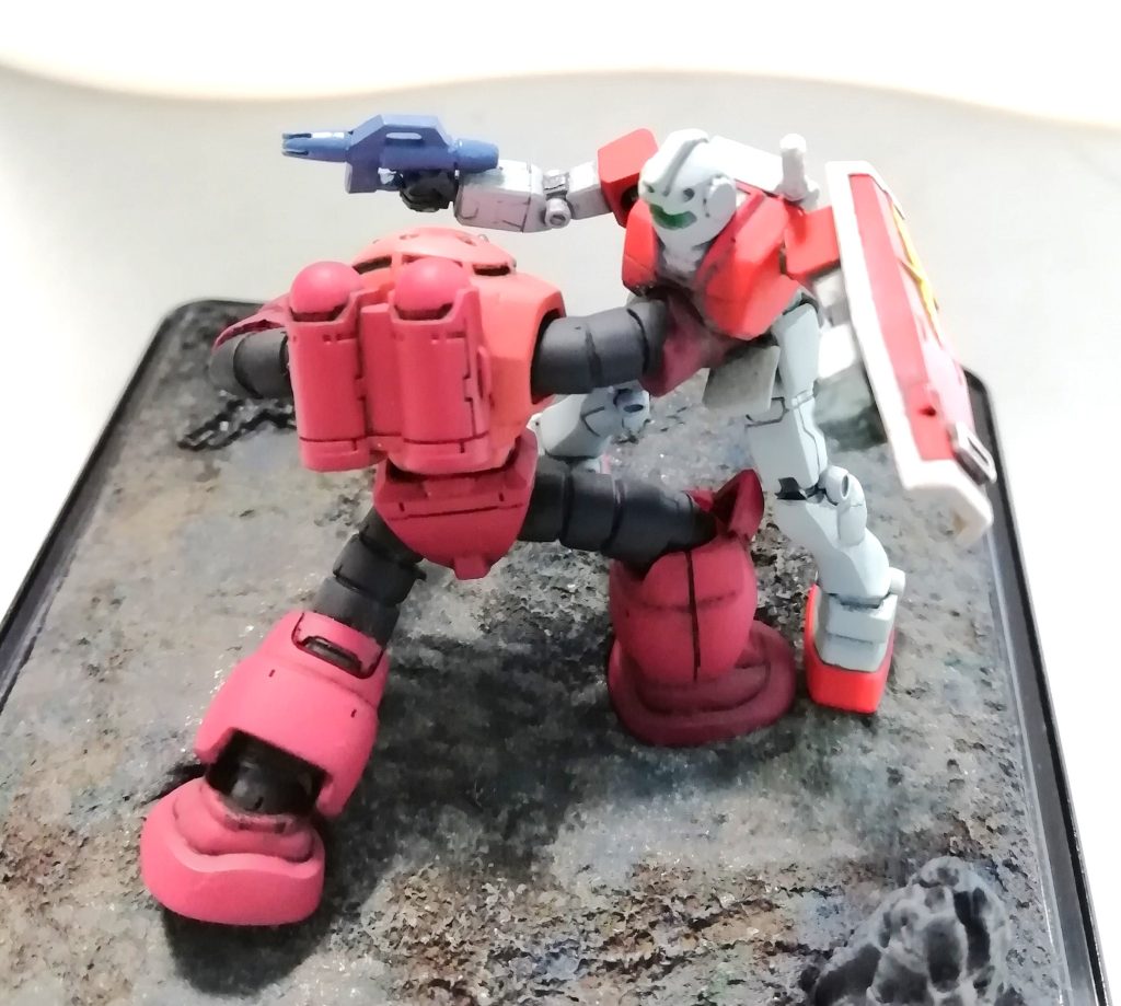 ファ－ストガンダムでは最もメジャーなジオラマの１つですので１回はやってみたかったんです　まさか1/380でやるとは思ってませんでしたが・・・