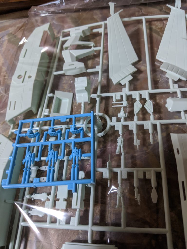 旧キットなのでバリがあります。最近のキットだとまず見ませんね。