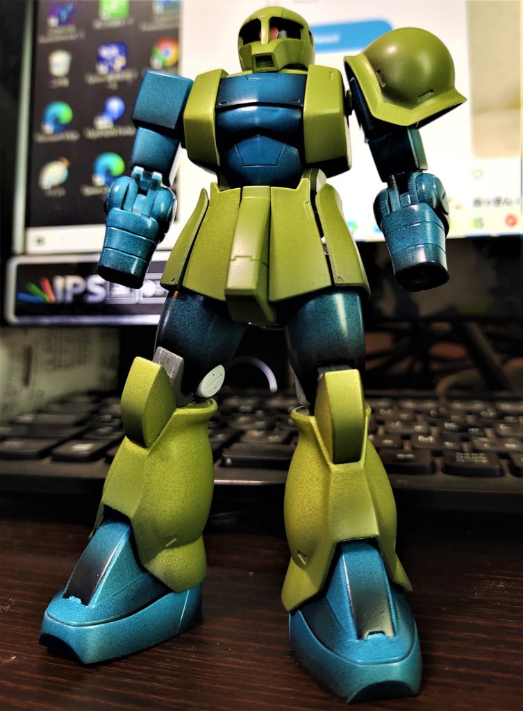 失敗1　グラデ黒過ぎ　このままでいい所と再度基本色を吹いてマイルドにする所を考察してやり直しする前です　全部やってなかったので気分的には何とかモチベーションを保てました