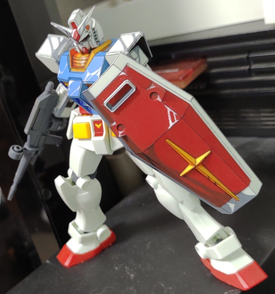 何度も光と影の入り方を確認しながらワカメ影の形状も気に入った形をチョイスして書き込んでみました