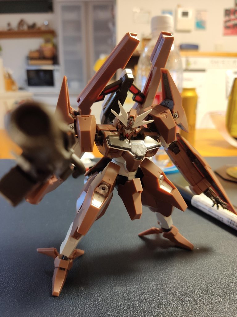 一部、部分塗装をして組み上げたほぼ素組みの状態。他のキット同様、これでも十分かっこいいですね。以上です。お読みいただきありがとうございました。