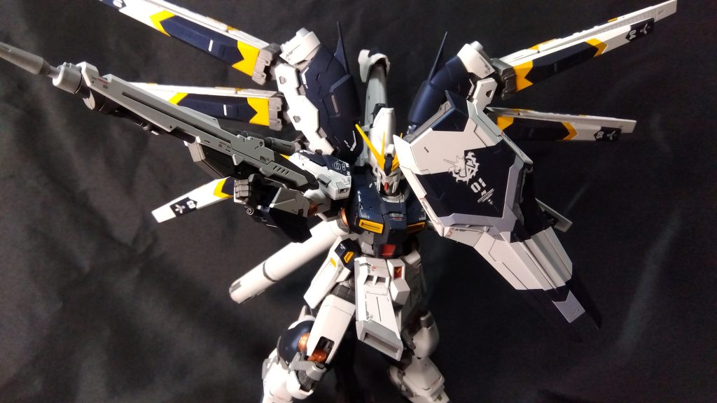 ハイニューやっぱカッコいいなぁ…転売ヤー共のせいで暫く買えなくて最初の1体目買えたの半年前だったよ…他に積みあった＆勿体無い精神（え？）で寝かせる結果になってしまったが2体目買えたのが嬉しくて全塗装の欲望が爆発ww