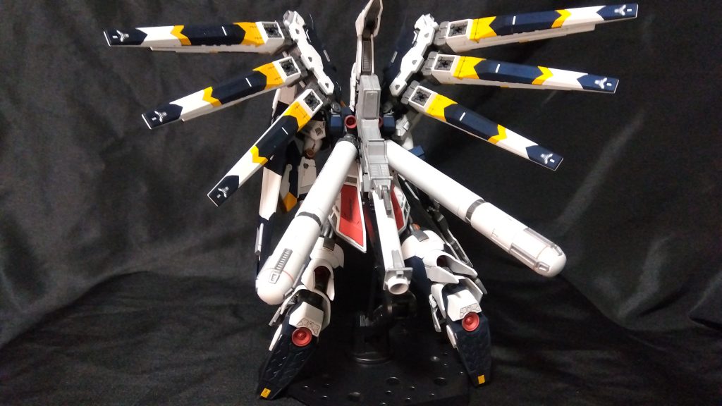 バックショットそのにカラーガイドホワイト…ニュートラルグレー1ブラック…プリズムブルーブラックイエロー…ハイネオレンジレッド…プライマリーレッドシルバー…リトルアーモリーステンレスシルバーフレーム…サーフェイサーエボガンメタその他差し色でカッパー 