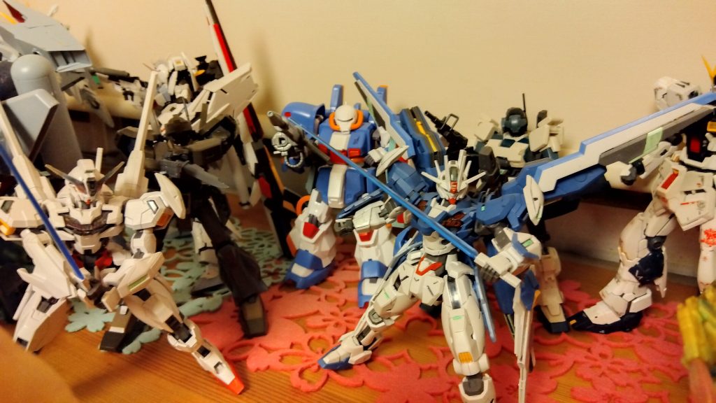 ハイザック君は、チュチュ先輩ライフルとジムのシールド装備。ジェスタ君は、塗装前のミキシングだけ。エアリアルは、ビットを増設。