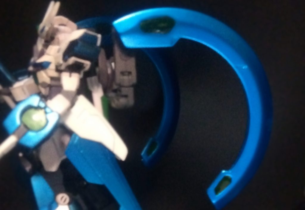 大型GN粒子制御アンテナ ルーナフェイズにはGNコンデンサを搭載し、粒子容量の増大により機体の全面的な出力強化が図られている 既存モードの詳しい解説はMOON3.5GUNDAM参照