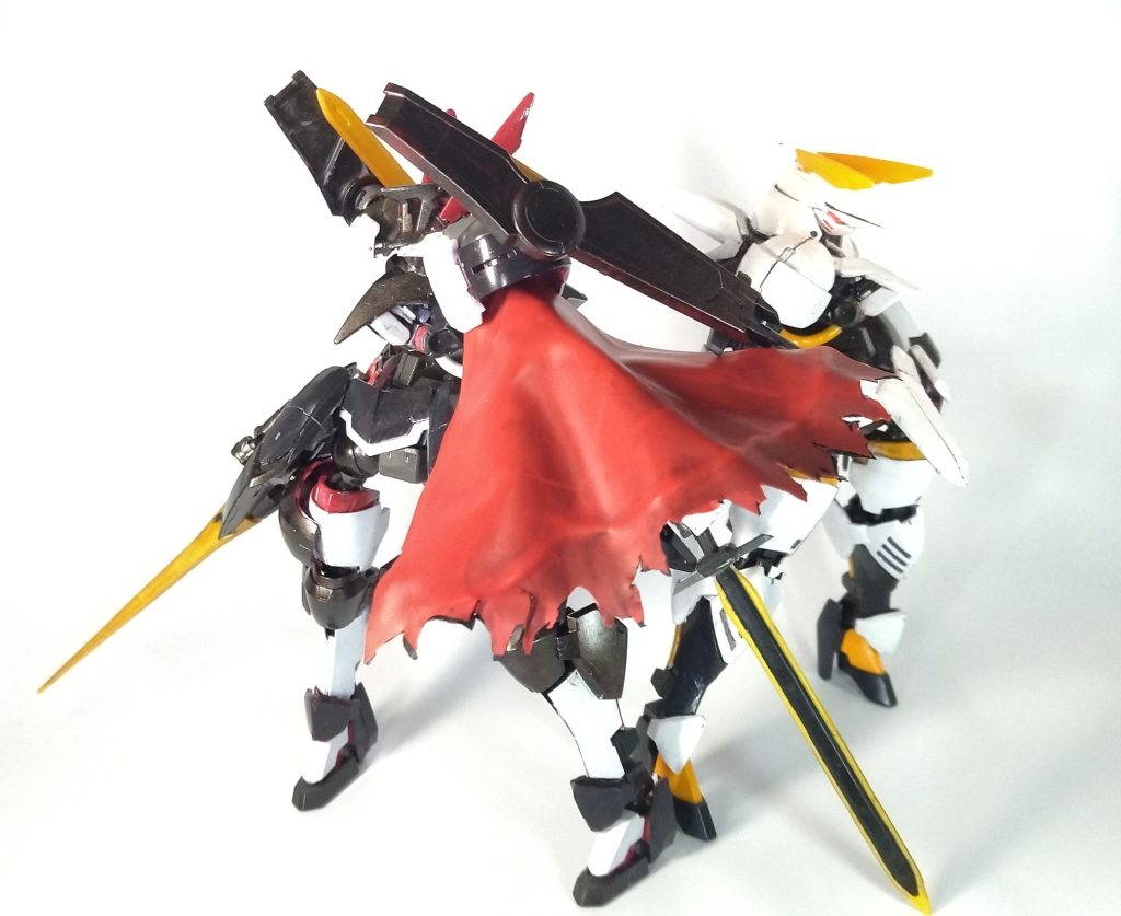 姉妹機と一緒に。お互いの胴体と腰を交換しただけなので、基本構造は一緒です。関係性としては、右の子に左が従者として仕えているイメージ。