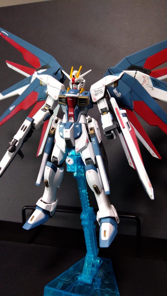 ハイマットモードにて撮影。UC系のややリアル風とは真逆の格好良さがあります。収納時の華奢な感じから一変します。ウイング部の展開と収納ギミックも楽しめました。