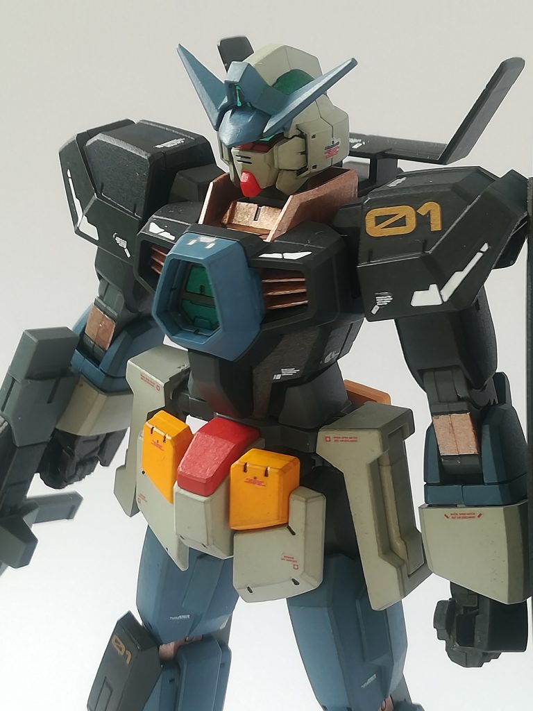 水転写デカール、スミ入れ、トップコートつや消し。やはり筆塗りは難しい筆塗りは当分は部分塗装にしておきます。練習あるのみ…