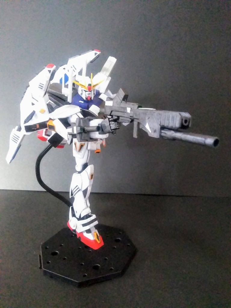 で、コチラが件の"ビームライフル"😊       "グレネード"が新規で設置されたそうです🤔                     ゴツくて良いですねぇ🤤