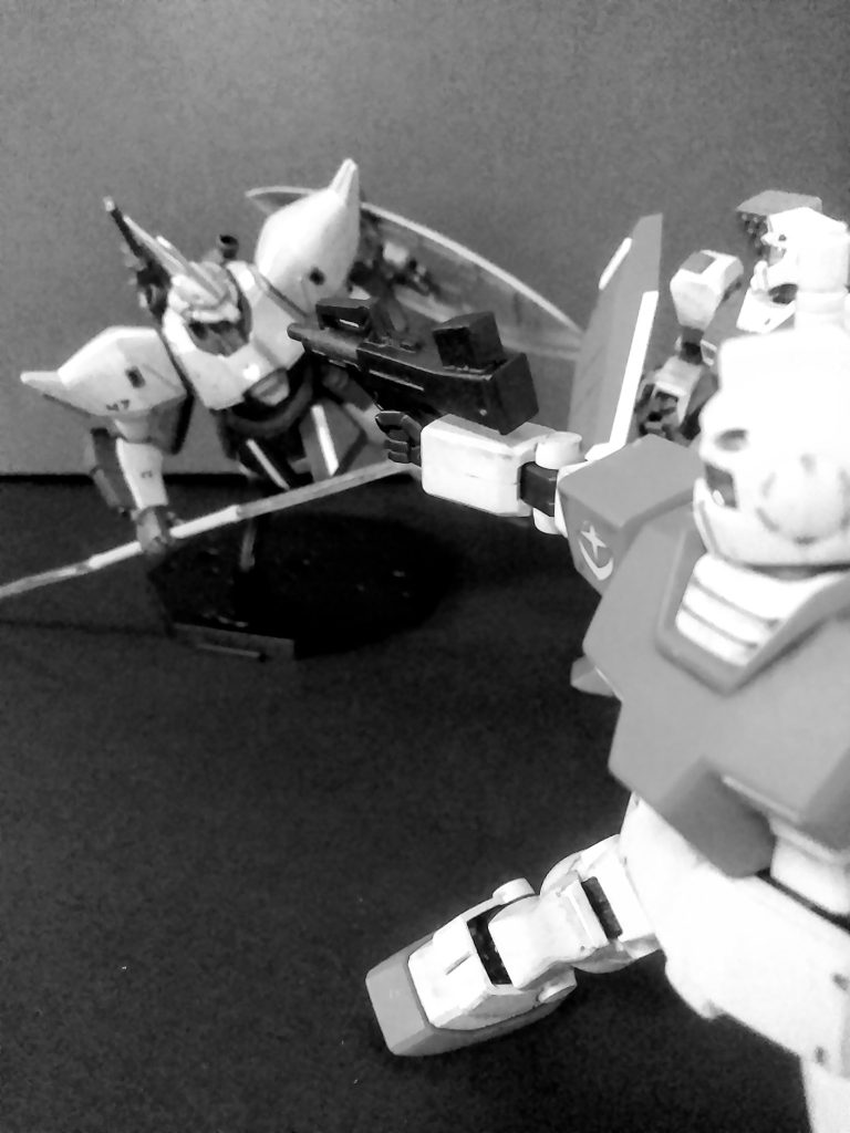 『茨の園』外周宙域をパトロール中の　　　　『天斗 特務中尉』　　　　　　　　　　　　　　　　付近で演習中の『ジム部隊』を確認❗　　　　　　　　｢ヤられる前にヤれ❗｣の精神で急襲です❗