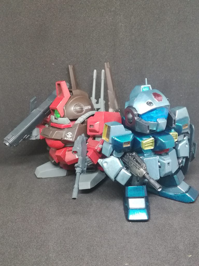 時代が異なりますが、同じエゥーゴルーツのリックディアスと。