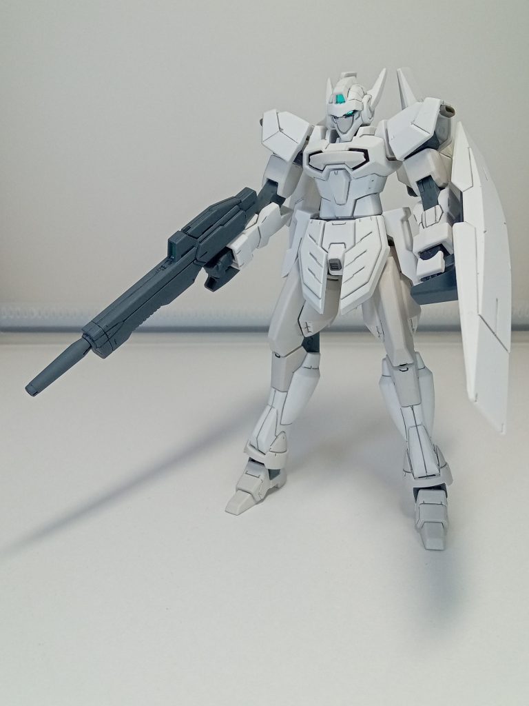 肩パーツをガンダムAGE1の物にしてバーニアパーツを付け、シールドはGエグゼス、腰パーツはGサイフォスの物にしたプチ改造です