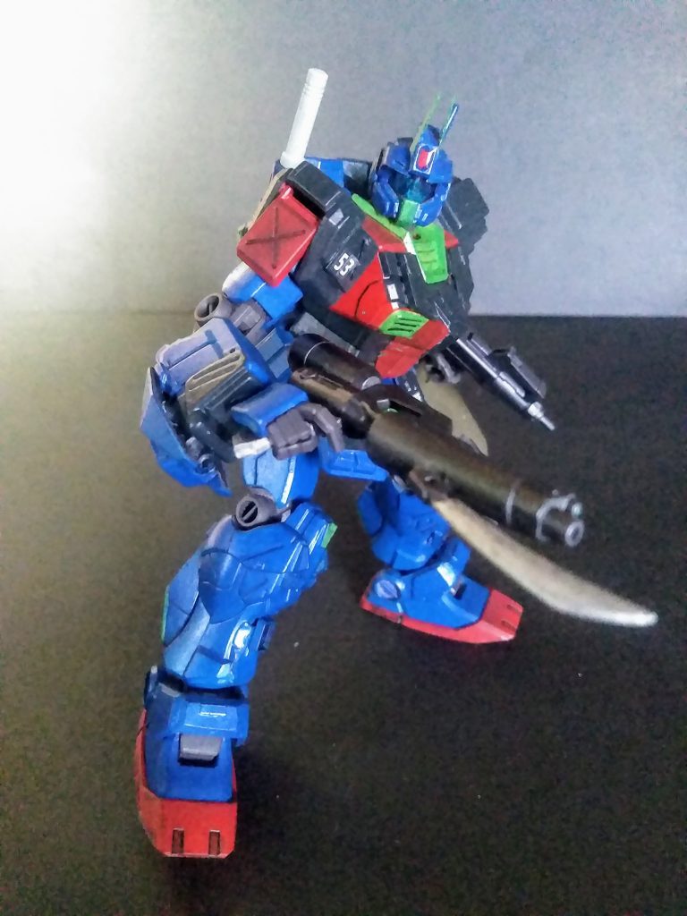 こんな感じでアイデンティティである      『ウェラブルアーマー』(で、良いんでしたっけ?)を削除して『ジム・ストライカー』      を弄ってミマシタ🤣兎に角『ガチンコ』が大好きな『アルカード大尉』は相も変わらず『ショートバレル     タイプで銃剣付きの銃』を好んで装備します😁実は「UP主」が『ゼロ距離戦闘大好きマン』な、だけですけどね😋