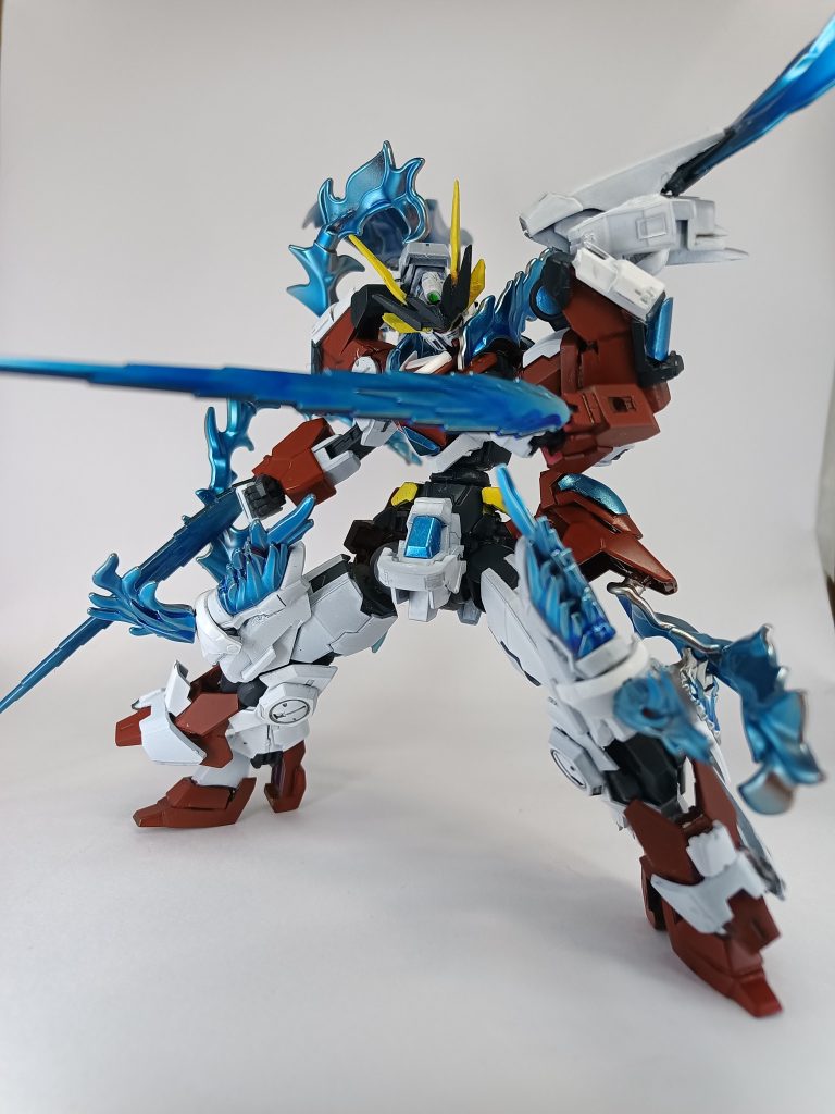 DGシステム…スタービルドストライクガンダムのRGシステムやトライバーニングガンダムのバーニングバーストシステムなどのように装甲各部から粒子を放出し、攻撃力、防御力、機動力を底上げできるシステムです。