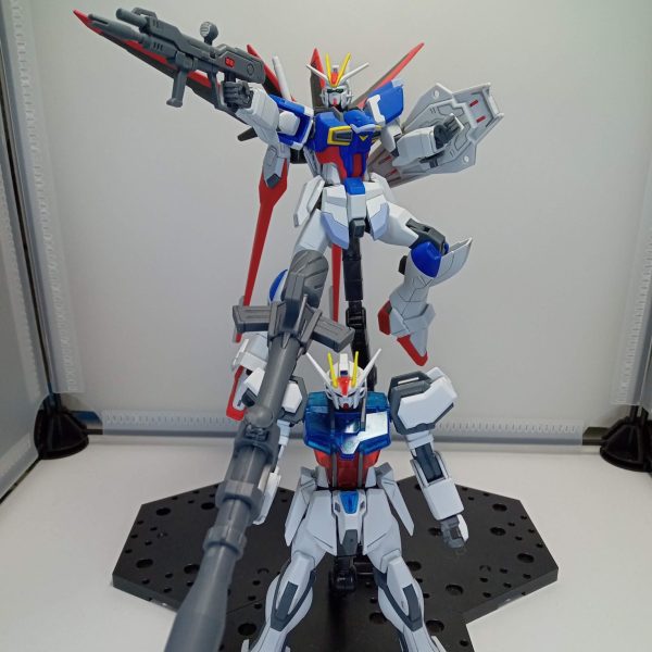 フォースインパルスガンダム　ストライクガンダム