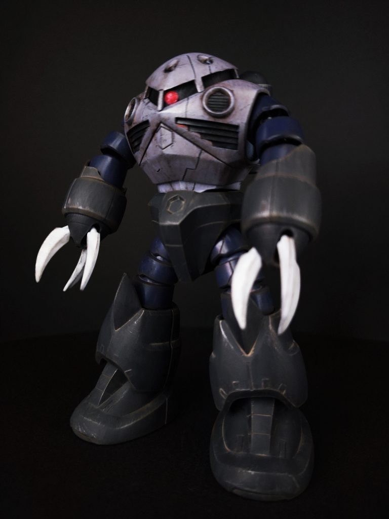 いつも通りの工程で塗装からの汚し作業と黒系統の場所はエナメル塗料でドライブラシも