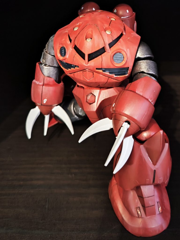 ストレーキングっぽい表現をしてたり、ワンポイントでシルバーを入れてますがはみ出したままだったり