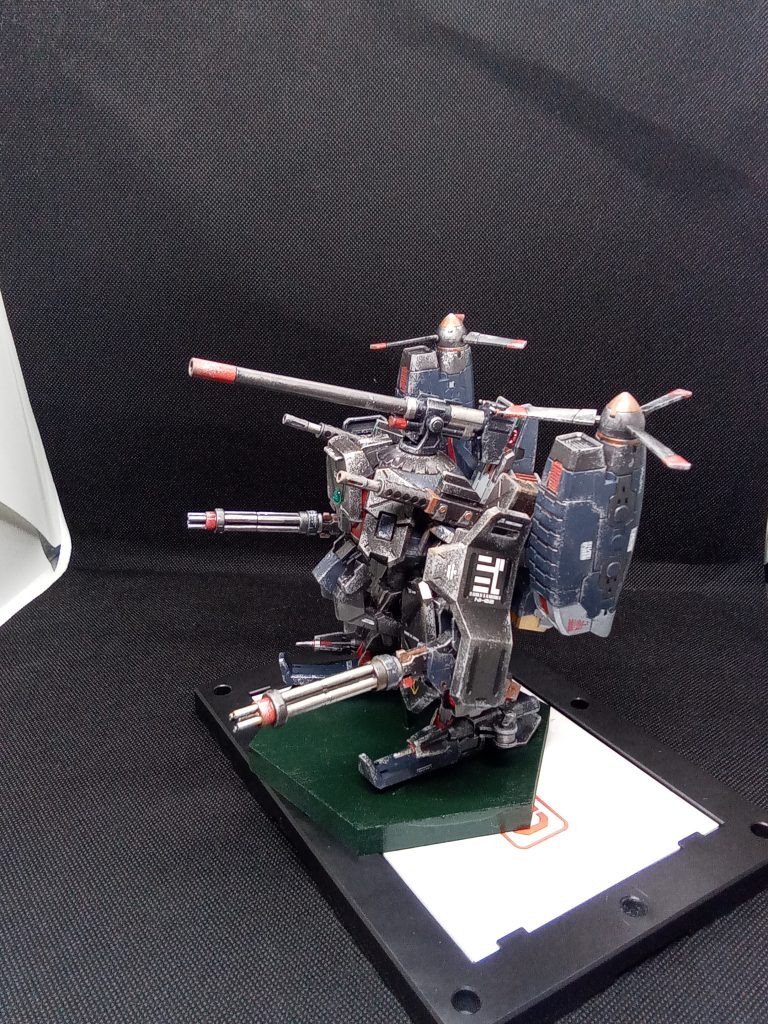 モビルスーツより安価で運用コストも安く数が揃えやすく部隊の展開も早く出来る通常兵器とモビルスーツの中間というイメージでカスタマイズしてみました