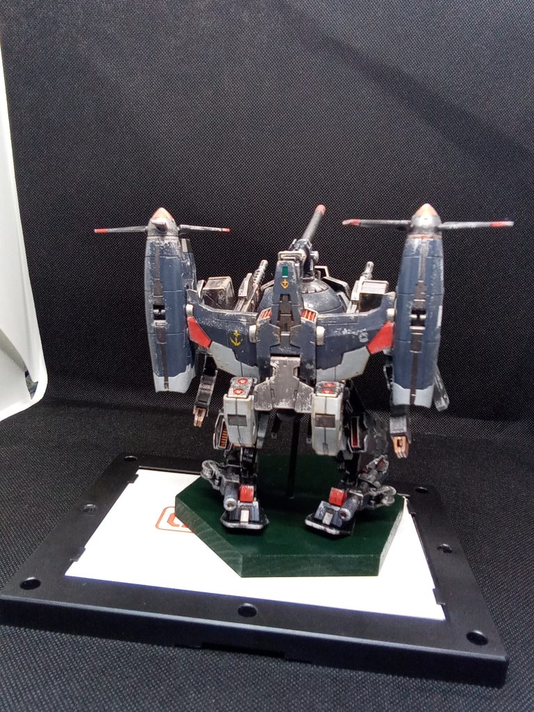 背中は30mmのものを装備そのままだと装備出来ないのでボール本体を改造