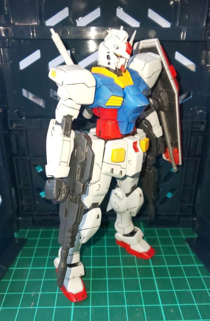 ベースガンダム–2枚目/制作者：@paipanda_massa