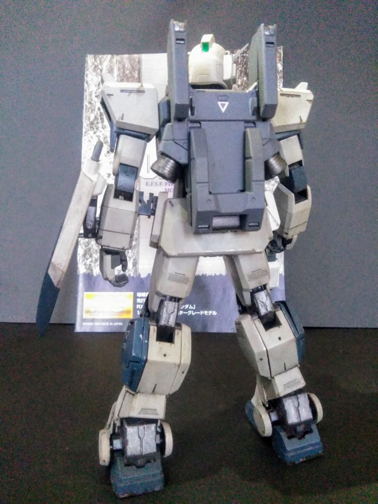 今回も只の〔なんちゃってRebuild〕ではアレなので、脳内設定をば😋 「潜伏するジオン兵」をいい加減疎ましく思う上層部は遂に「ガンダムタイプ」を派遣😩 状況を一気に覆そうとするのでした😤ハイ。まだ、以前投稿の「グフ」の設定を 引き摺っております😭 「ike_k5さん」 再四 シツコイけれど、今回も 設定お借りします😔 (まだ、人に頼るのか😈)