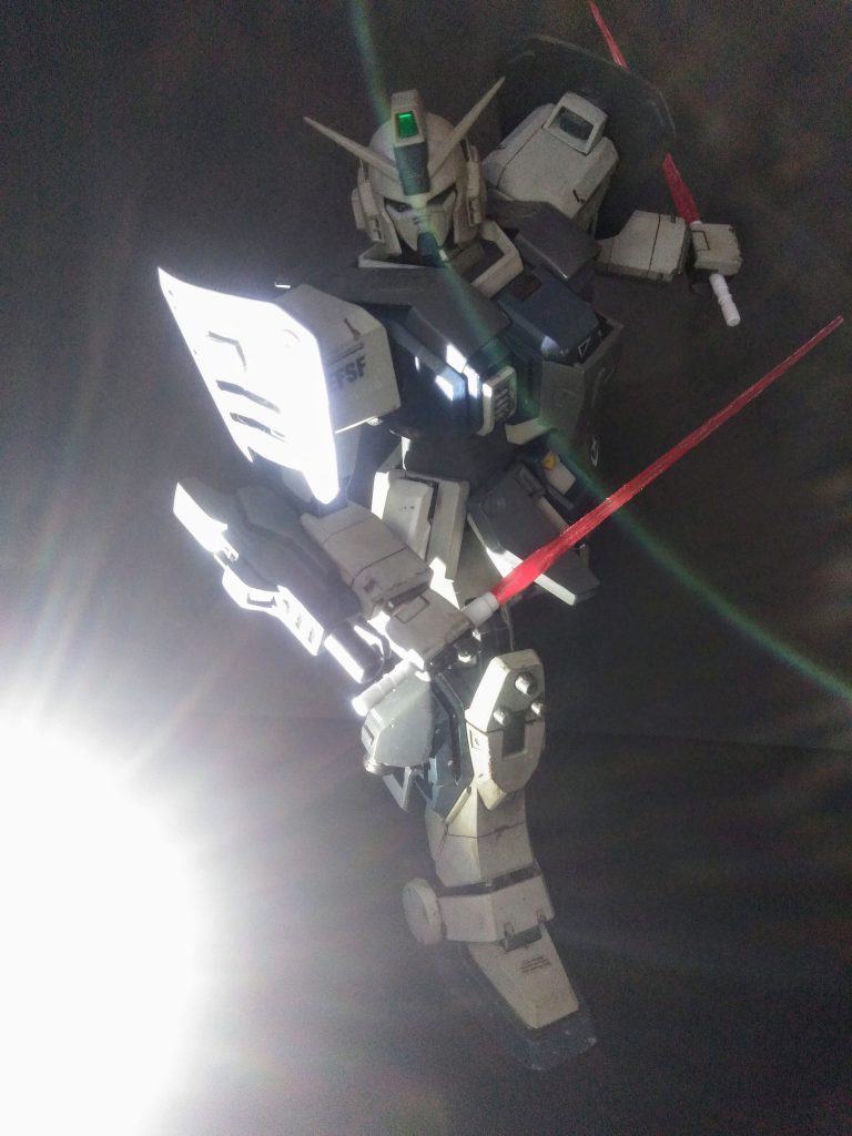 この子も「本棚の守護神」でしたが 長らく放置プレイ( 23 年間)が続きましたので案の定、関節などは"ガックガク"で在りました😭 今回も・・・ヤッパリ・・ダメだった・・・😔💨