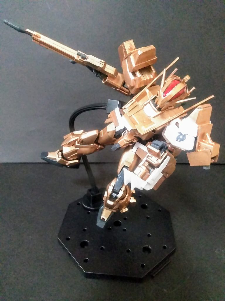 「S,P,T,」は飛び回ってるイメージ🤗 この時期は「主人公メカとライバルメカ」の デザインが似ているという事が少なかった様に思います🧐 今では当たり前だけど、コレは演出的に凄く効果在りですね😍 お陰で「UP主」もハートを持って逝かれました😋