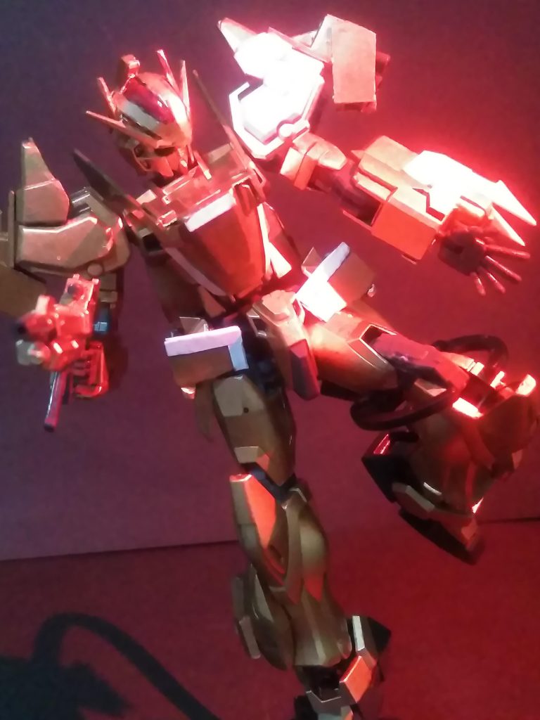 からの~『レッドパワー❗スーパーチャージ❗❗』と、このセリフでイインでしたっけ🤔この撮影方法は「t_a_k_e_さん」の作品HG RX-80BD-1 ブルーディスティニー1号機 ”EXAM“をパク…いや、勉強して「UP主風」にヤッテみました😤 「t_a_k_e_さん」無断使用をお赦し下さい🙇