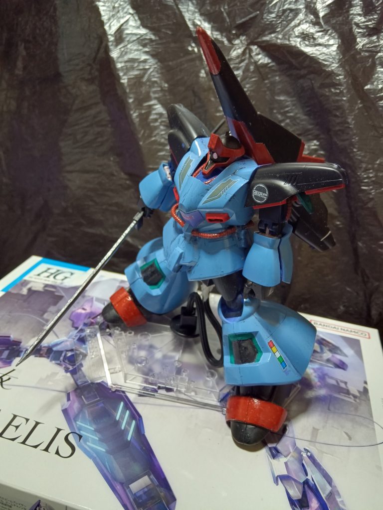 個体差なのか、ひじひざの保持力が死んでるので棒立ちしかできないです