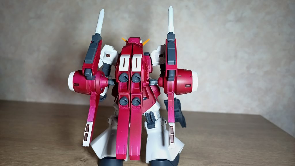 背中。色々切り貼りしましたが上手くまとまってくれたと思ってます。