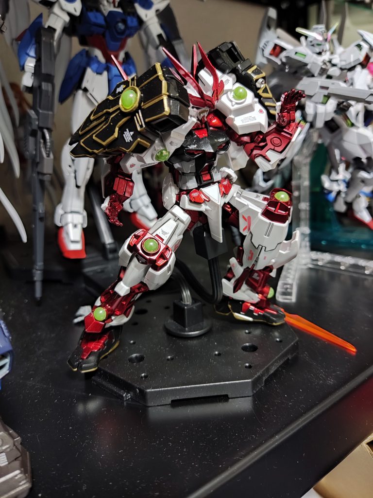 デカールは、v2のデカールを張りまくり。