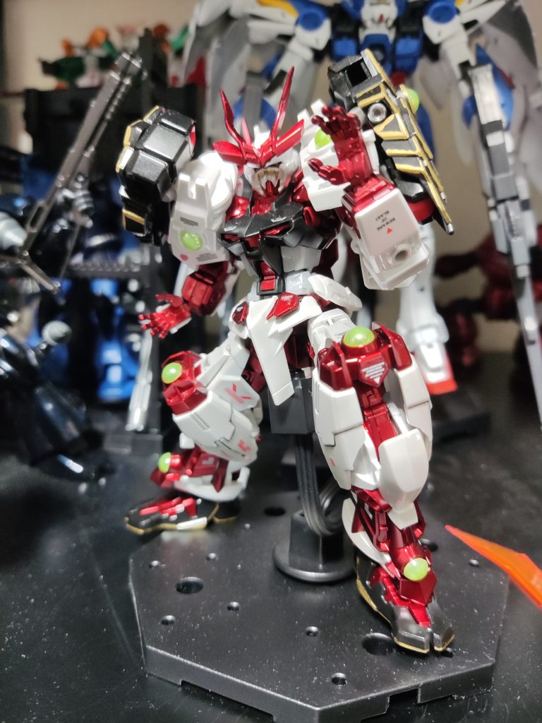 刀を使うよりも格闘戦の方が強そうな気がするので、刀なしのポーズで！