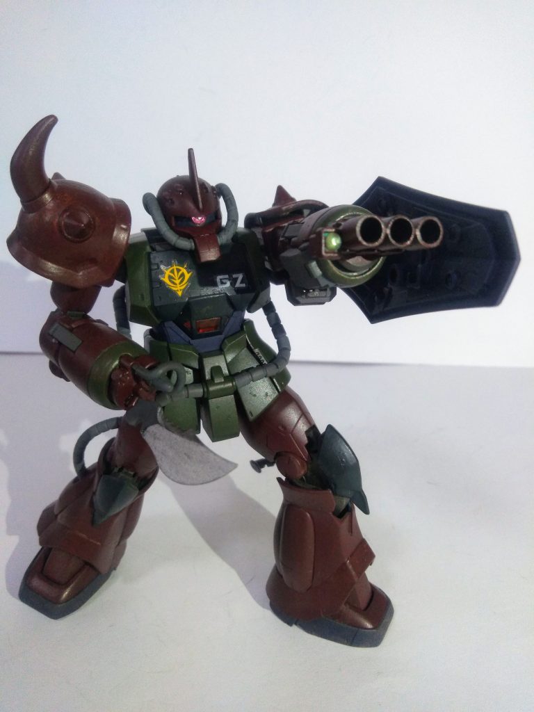 まぁ、ホントの処は｢ガルマ専用ザク｣を　　　　　　所持して居ないので代打的な立ち位置と　　　相成ります😤｢３連装 マシンガン｣　　　　　　　　　　　　キチンと｢射撃用センサー｣が付いております🧐