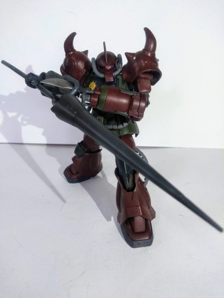 ｢ガルマさま｣にゼロ距離戦闘をさせない為の苦肉の策😤でも、調子に乗って｢突貫❗｣をするんだろうなぁ😣 