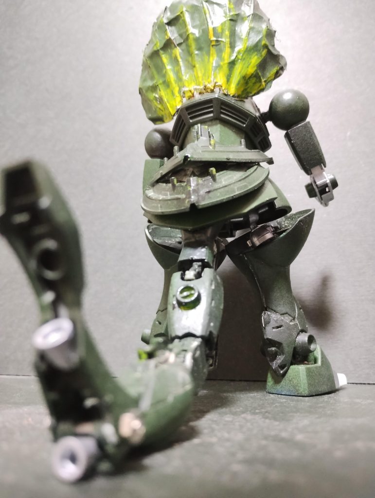 頭：ガンタンク　　　　　　　　　　　　　　　　　　　　　　　　　　　　　　　　　　　　　　　　　　　　　　　　　　　　　　　　　　　　　　　　　　　　　　　　　首：MSV飛行試験グフの腕　　　　　　　　　　　　　　　　　　　　　　　　　　　　　　　　　　　　　　　　　　　　　　　　　　　　　　　　　　　　　　　　　胴体：ゲルググ、胸部は反転。ゾックのくちばしを追加してます。　　　　　　　　　　　　　　　　　　　脚：ギャンの脚を反転して取付けました。　　　　　　　　　　　　　　　　　　　　　　　　　　　　　　　　　　　　　　　　　　　腕：ゲルググの肩にガンダムの大腿部を取付、爪はゾックです。　　　　　　　　　　　　　　　　　　　　　　　　　　　　　　　　　　　　　　　　　尻尾：ガンダムの脚とギャンの大腿部　　　　　　　　　　　　　　　　　　　　　　　　　　　襟巻：針金とマスキングテープで作成　　　　　　　　　　　　　　　　　　　　　　　　　　　　　　　　　　　　　　　＊全体に溶きパテを塗ってます。