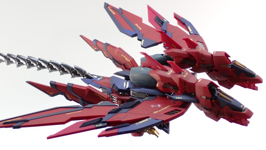 ドラグーンモード。追加装備が違和感なくおさまります。しかしいつ見ても斬新というかなんというか。