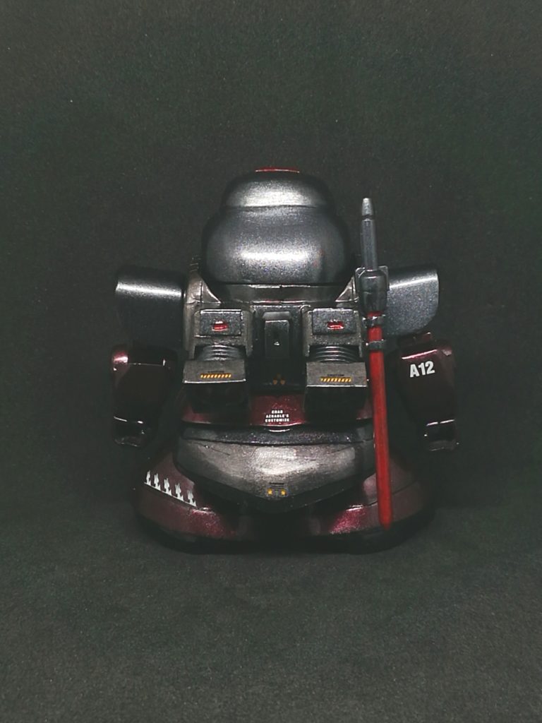 背部は通常のリックドムとは異なる形状に変更しています。PS1の対戦ゲーム、逆襲のシャアのグラフィックを参考にしました。