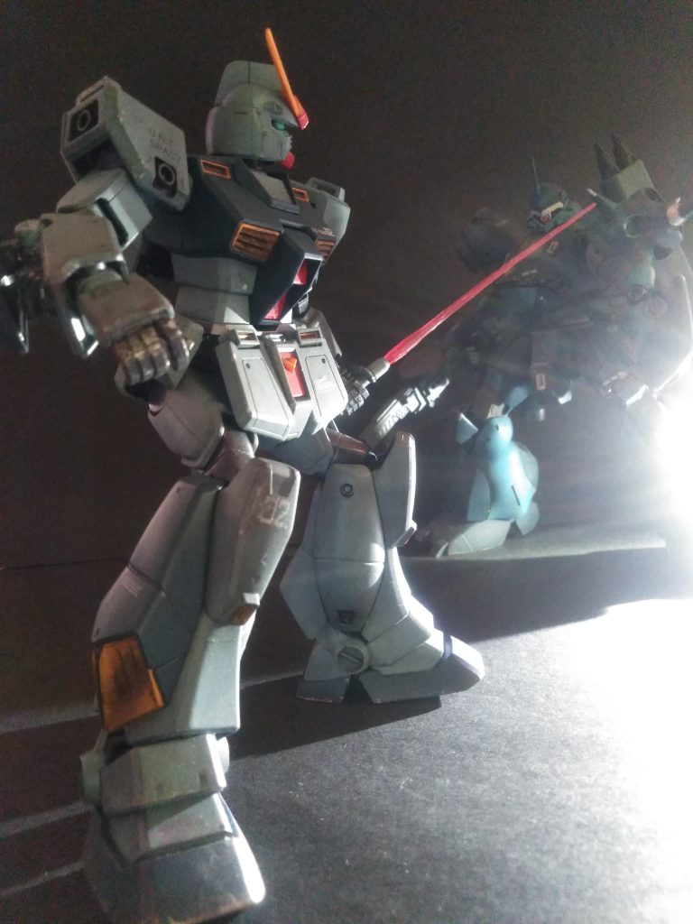 『陸戦ガンダム』と同じ構図に成っちゃい ました😁