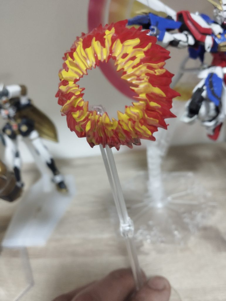 ゴッドガンダム拡張セットについていた爆熱ゴッドフィンガーエフェクトをさらに熱そうに見せるために塗装しました。本当にアッツイアッツイみたいな見た目になってるといいのに（願望）