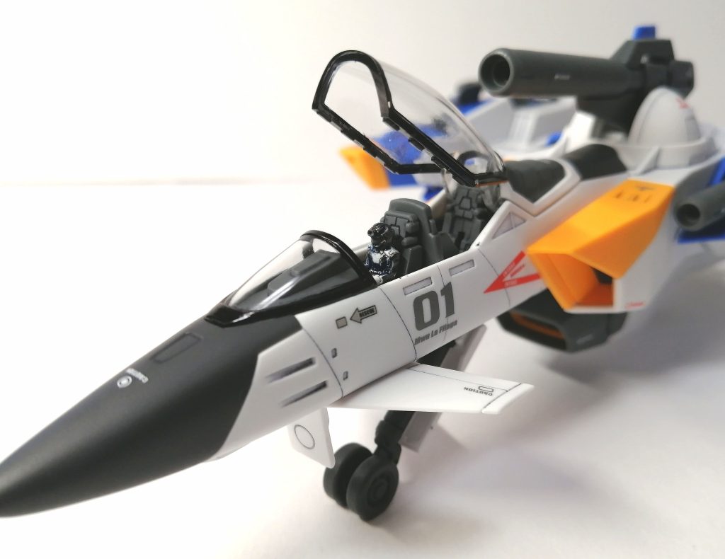 キャノピー枠・パイロットは塗装しました。ムウを乗せています。最後まで見ていただき、ありがとうございます😸