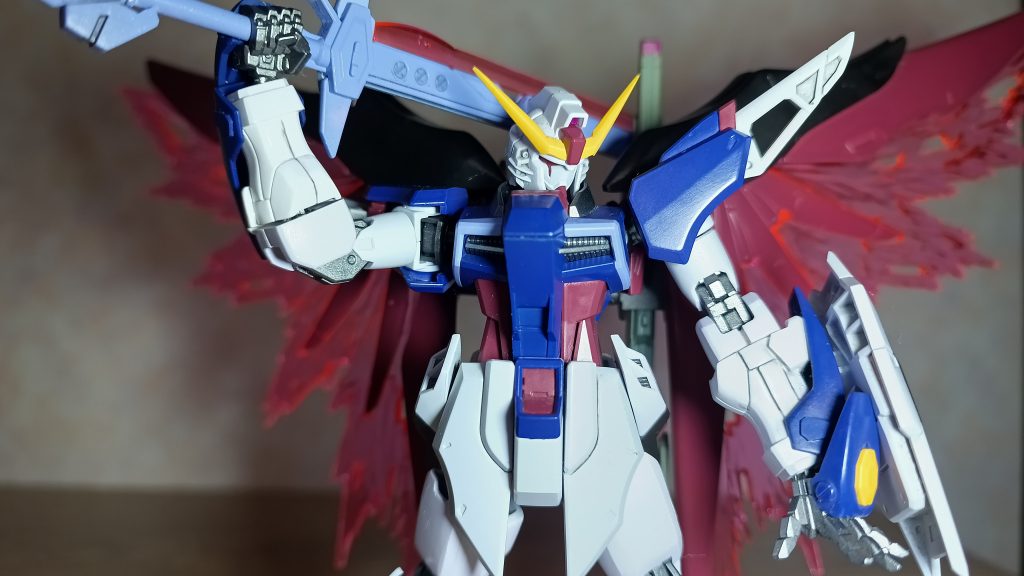 hgceのデスティニーは傑作だと思ってるので、そんなに手を加えてないですね。何より光の翼がプレバン限定じゃなくデフォなのがホントにすごい…